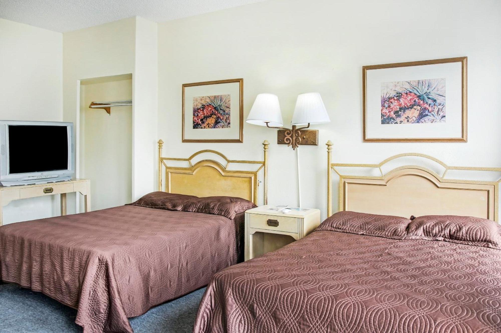 Oyo Historic Cameron Hotel Brownsville I-69E 外观 照片