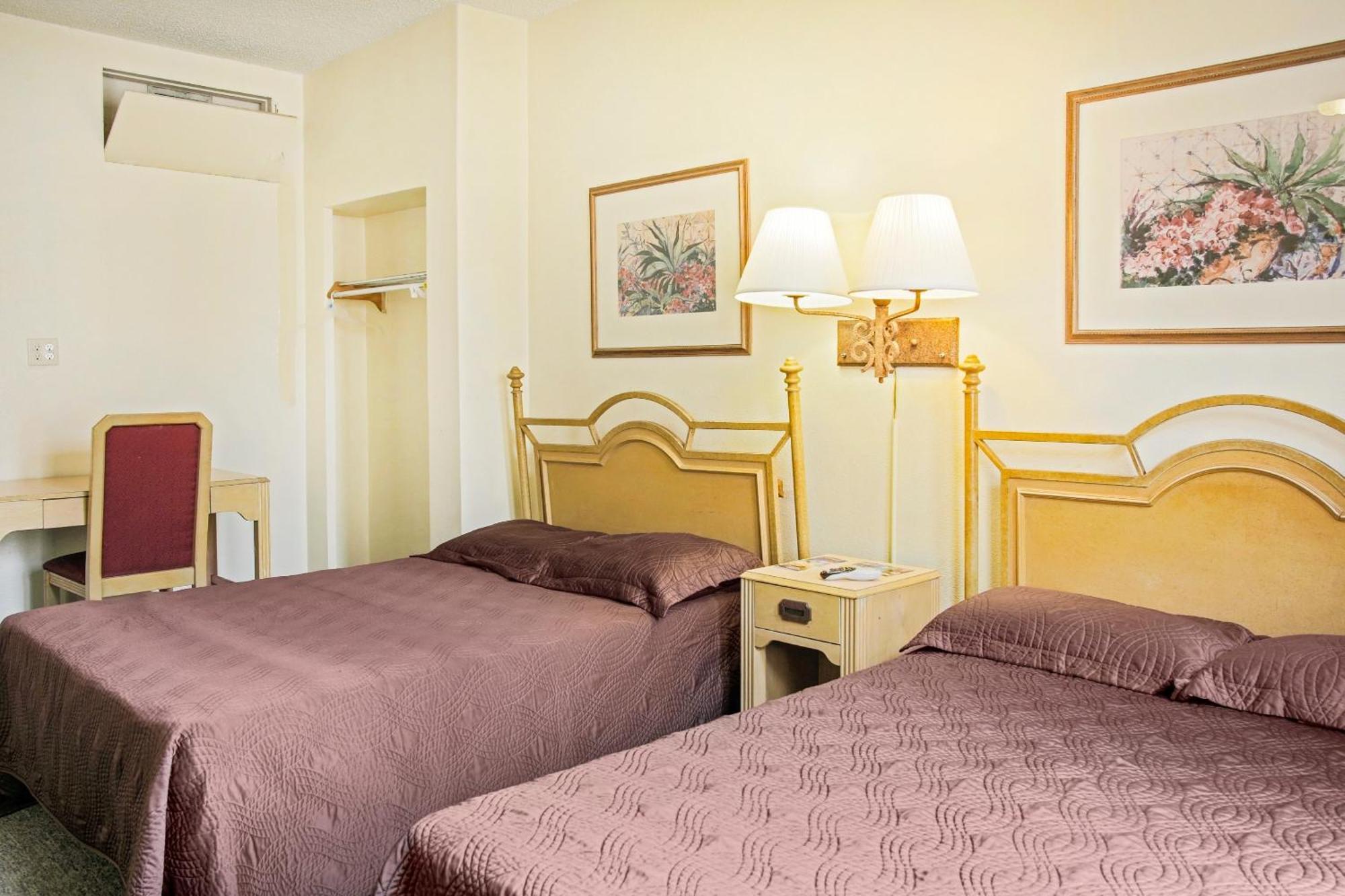 Oyo Historic Cameron Hotel Brownsville I-69E 外观 照片
