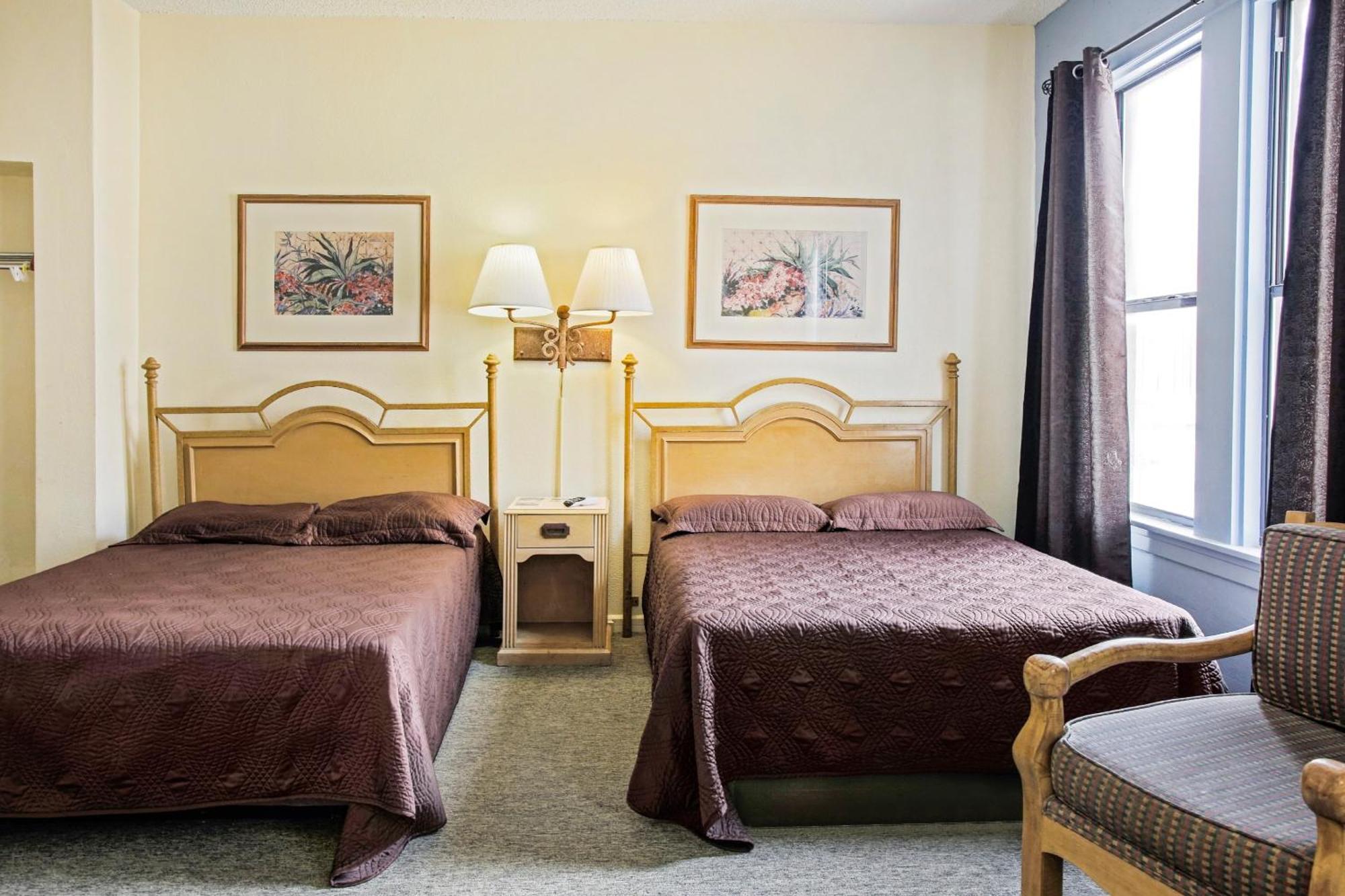 Oyo Historic Cameron Hotel Brownsville I-69E 外观 照片