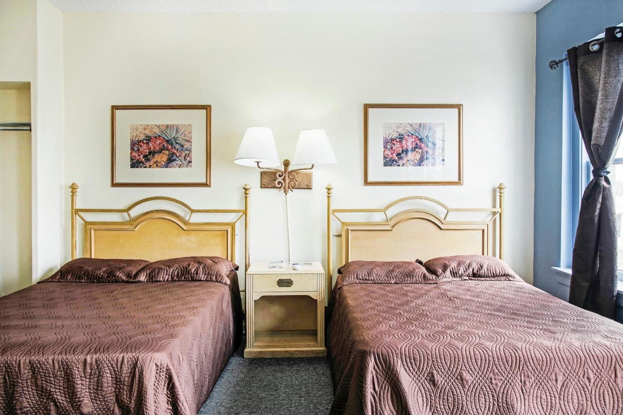 Oyo Historic Cameron Hotel Brownsville I-69E 外观 照片