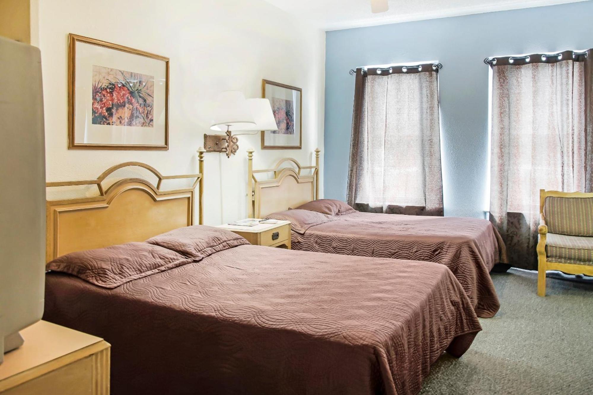 Oyo Historic Cameron Hotel Brownsville I-69E 外观 照片