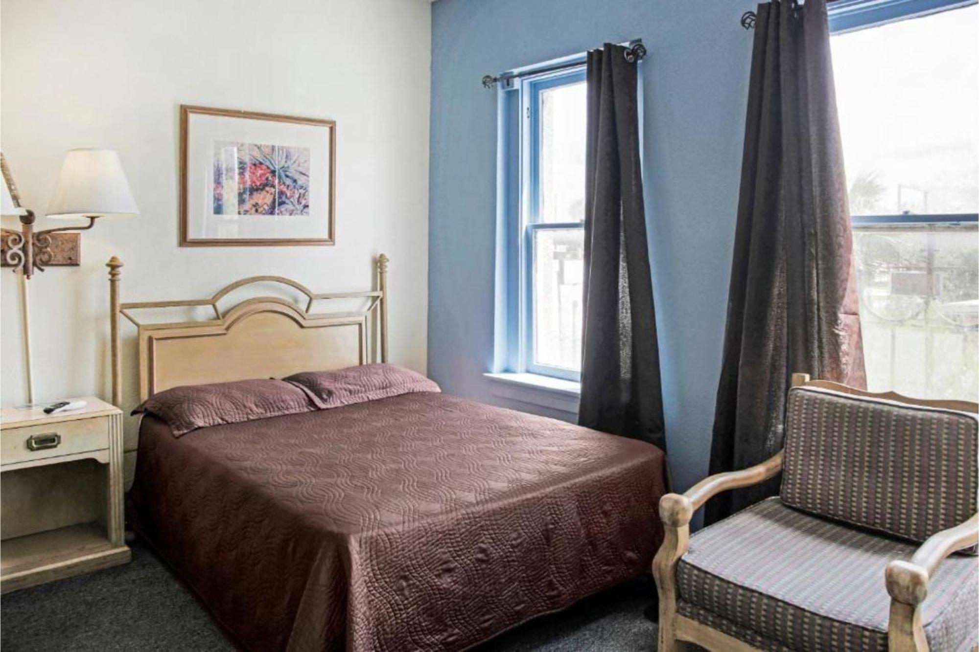 Oyo Historic Cameron Hotel Brownsville I-69E 外观 照片