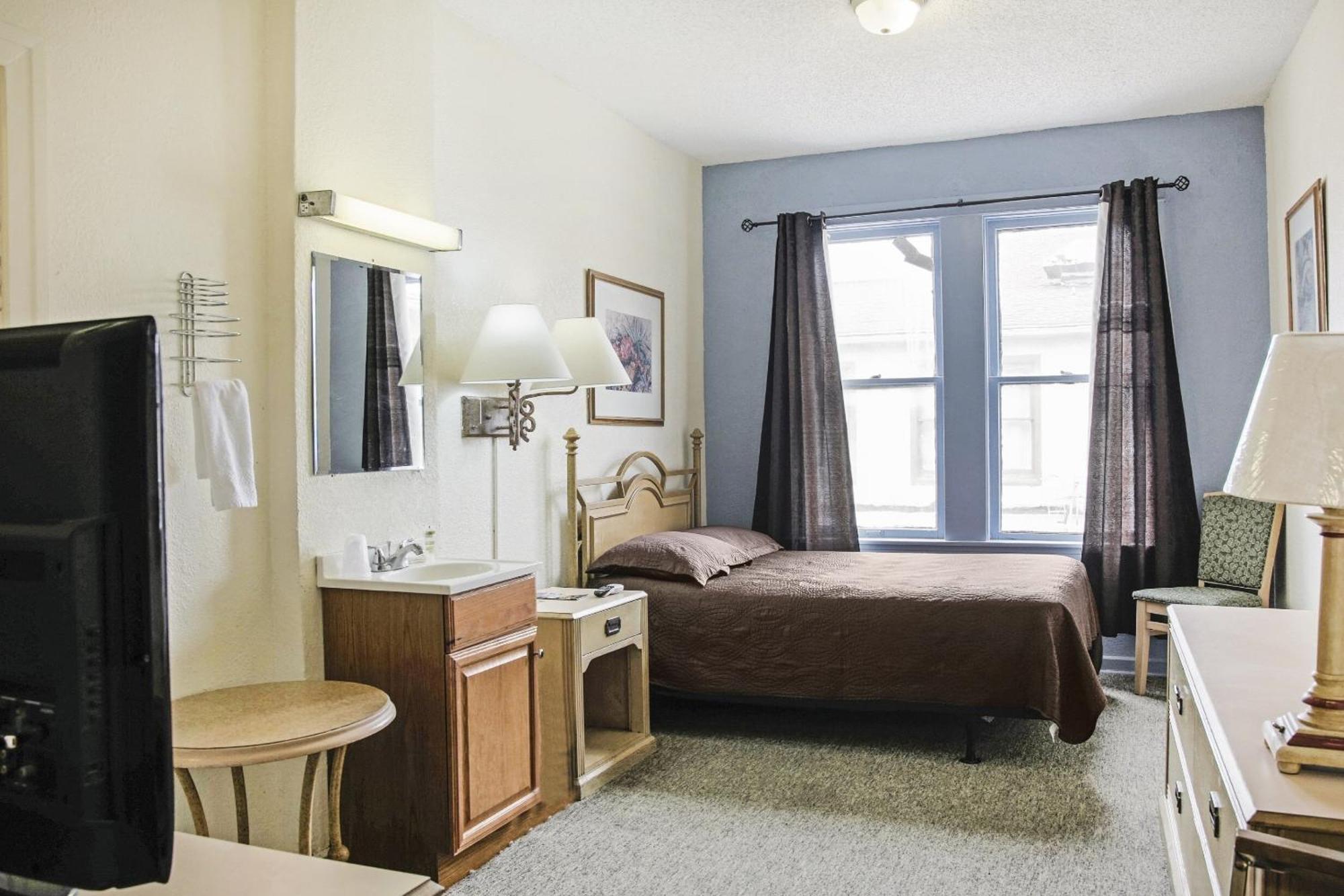Oyo Historic Cameron Hotel Brownsville I-69E 外观 照片