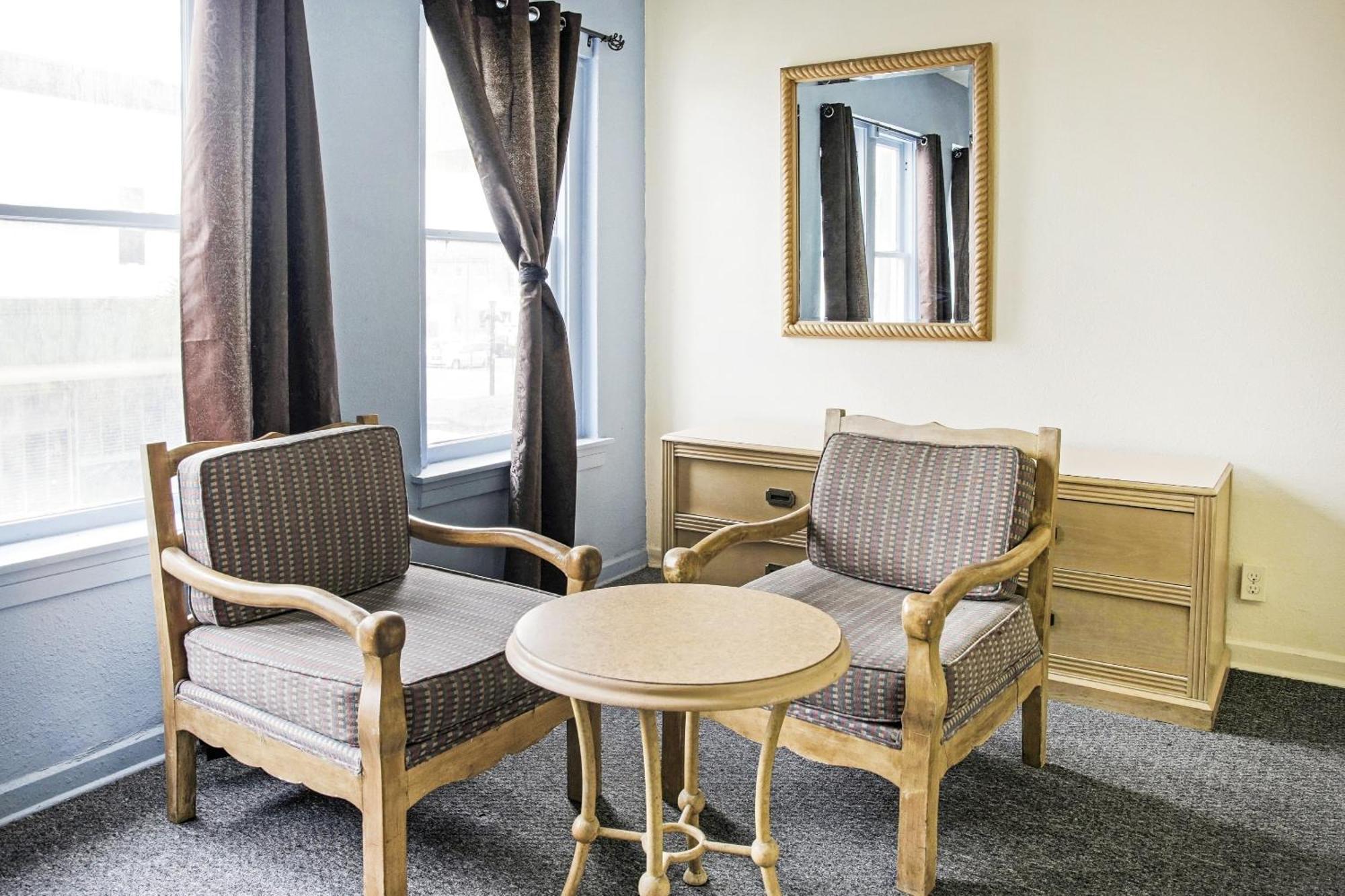 Oyo Historic Cameron Hotel Brownsville I-69E 外观 照片