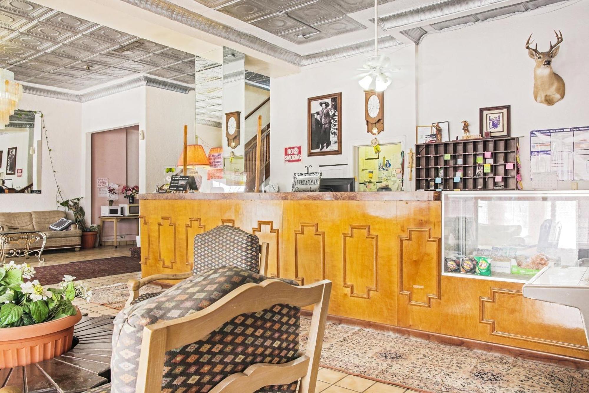 Oyo Historic Cameron Hotel Brownsville I-69E 外观 照片