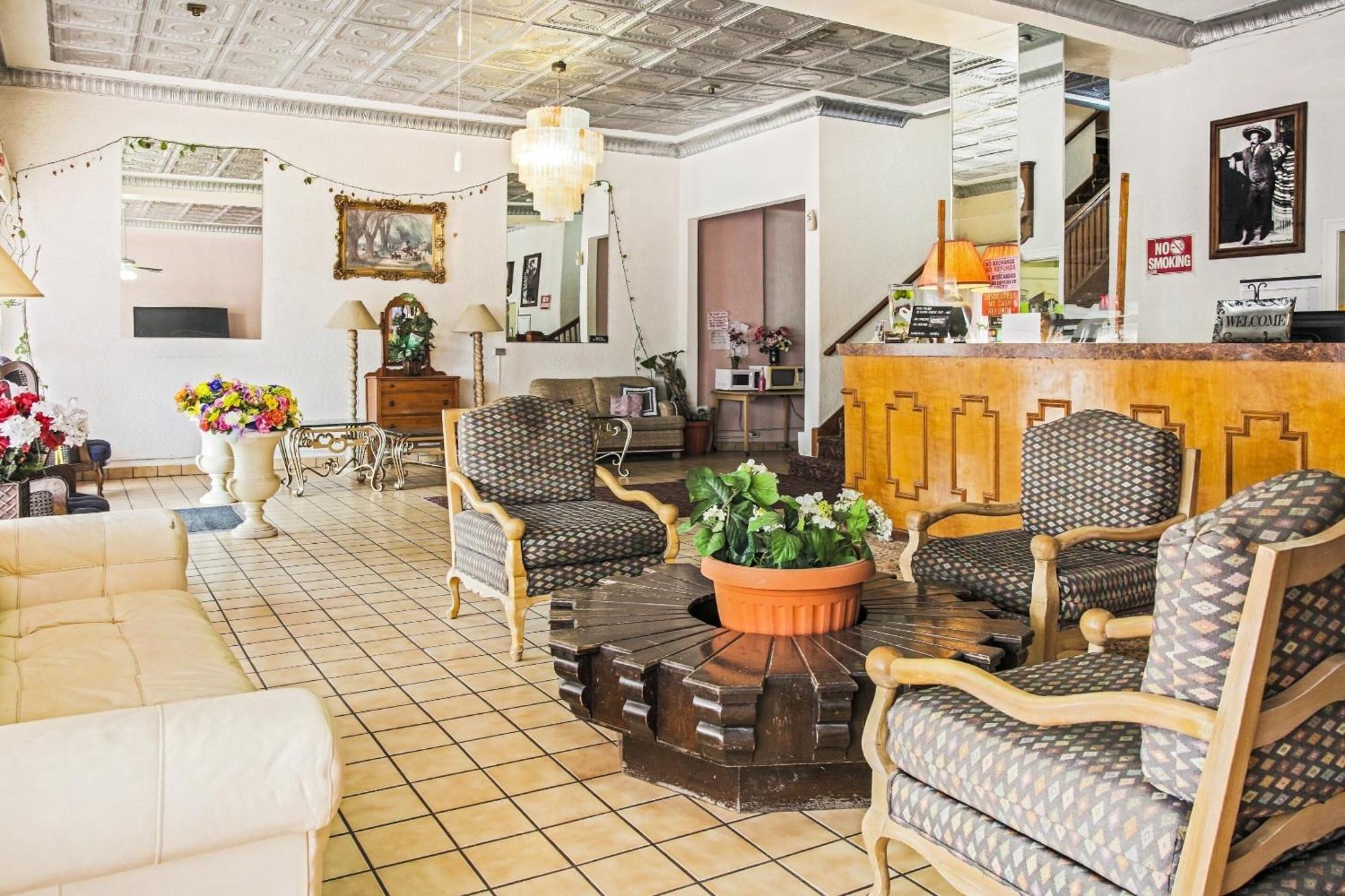 Oyo Historic Cameron Hotel Brownsville I-69E 外观 照片