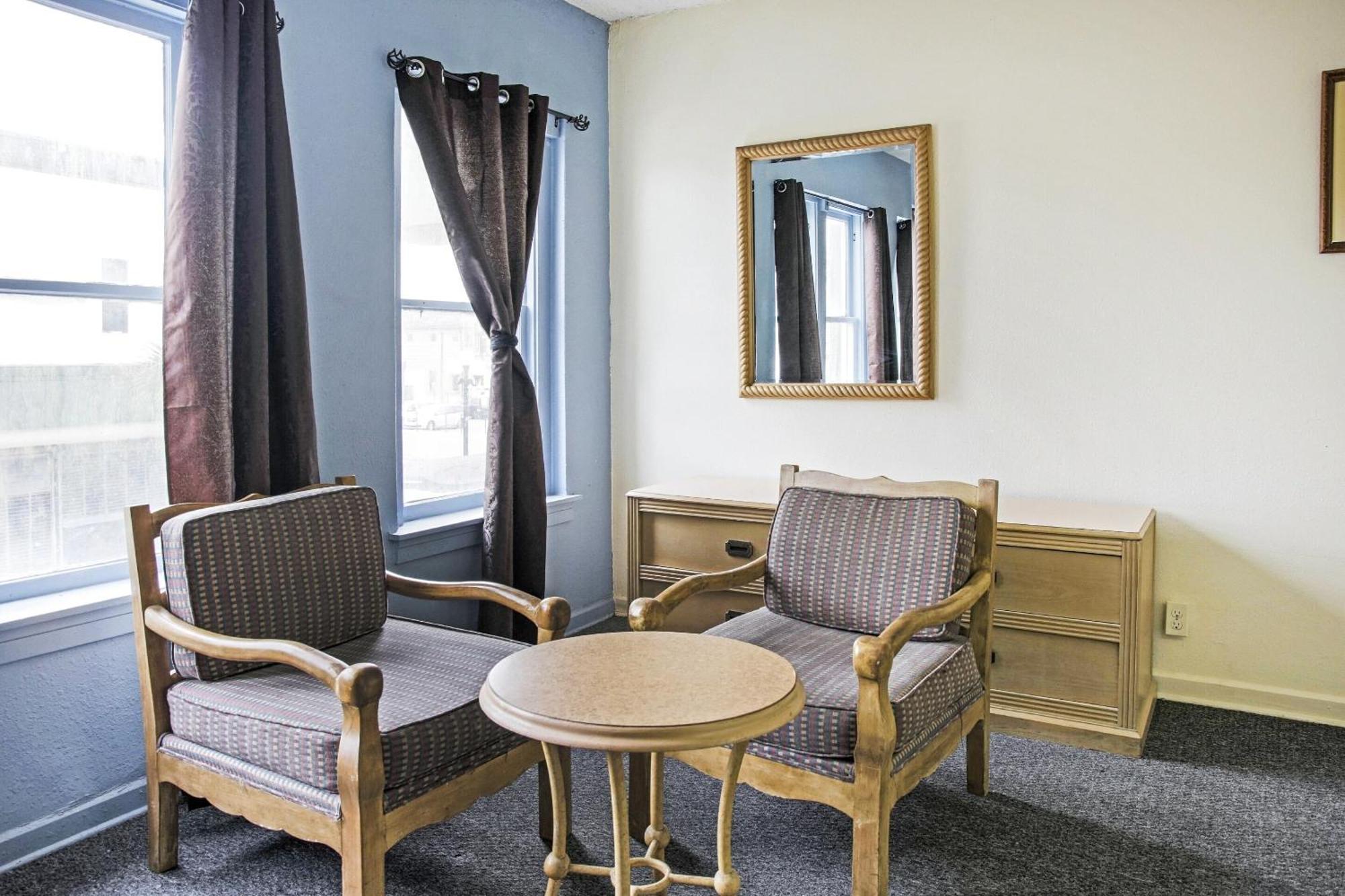 Oyo Historic Cameron Hotel Brownsville I-69E 外观 照片