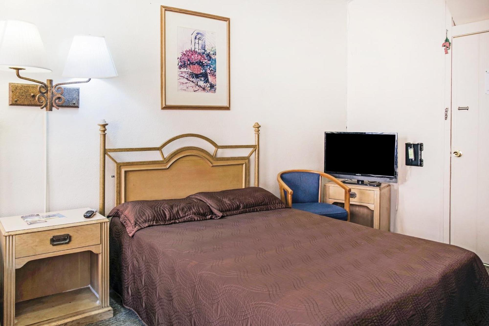 Oyo Historic Cameron Hotel Brownsville I-69E 外观 照片