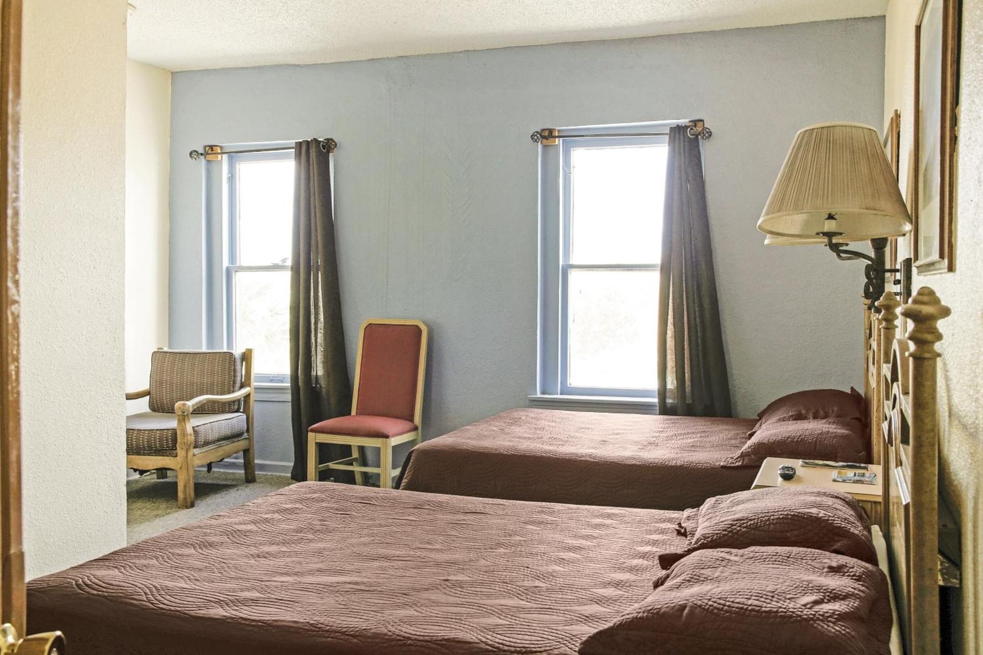 Oyo Historic Cameron Hotel Brownsville I-69E 外观 照片